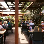 Restaurant Au Parc Des Cigognes 호텔