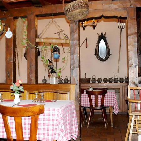 Hotel Au Parc Des Cigognes 2*