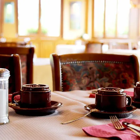 Restaurant Au Parc Des Cigognes